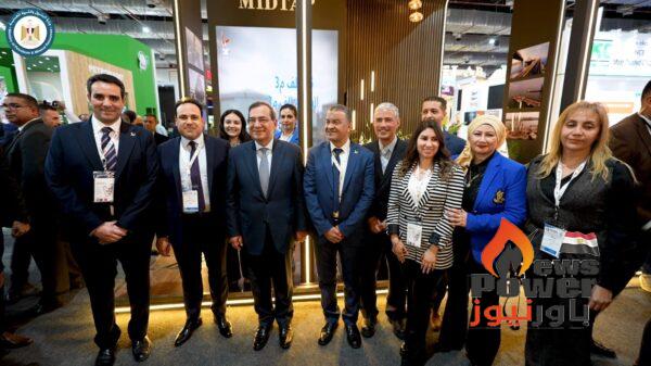 الملا يزور جناح ميدتاب ويثني علي أداء الشركة .. والجناح يتحول الي خلية نحل لعدد من الشركات العالمية