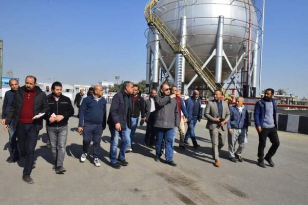 محافظ أسيوط يتفقد مصنع تعبئة إسطوانات البوتاجاز 