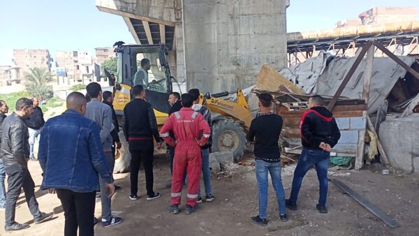 حملات مكبرة لإزالة التعديات علي خطوط البترول بالأسكندرية