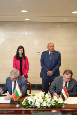 توقيع مذكرة تفاهم في مجال الغاز الطبيعي بين وزارة البترول ووزارة الطاقة البلغارية