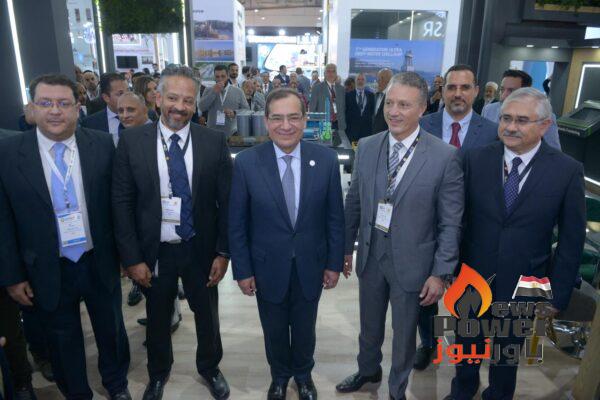الملا يتفقد جناح شركة نسر العالمية في فعاليات اليوم الثالث والأخير من مؤتمر ومعرض إيجيبس الدولي للطاقة 2024 .. ويشيد بانجازات الشركة في مجال التكسير الهيدوليكي والتخلص الأمن من المياه الملوثة