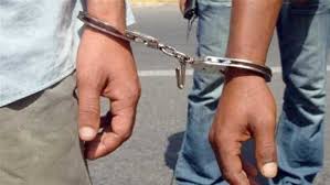 القبض على عاطلين وراء سرقة باب كابينة كهرباء بالقاهرة