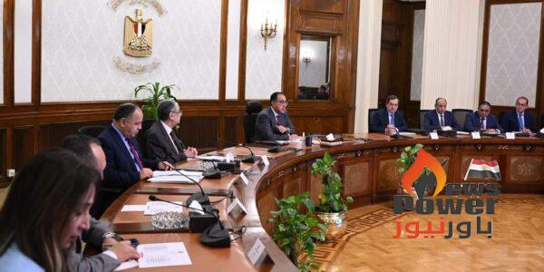 مدبولي يتابع جهود فض التشابكات المالية بين قطاع البترول والشركات التابعة لوزارتي الكهرباء والطيران المدني، والآليات المقترحة لتوفير السيولة المالية لفض هذه التشابكات وحصول قطاع البترول على مستحقاته.