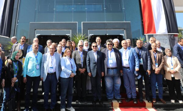 بالصور .. وزير البترول واعضاء لجنة الطاقة والبيئة بمجلس النواب يتفقون حقل ظهر .. والملا : نعمل معا لزيادة الإنتاج من أجل الوطن