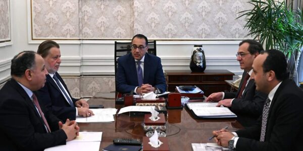 عاجل .. الحكومة تبدأ سداد مستحقات الشركاء الأجانب في المشروعات البترولية