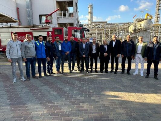 رئيس ايلاب يؤدى صلاة العيد مع العاملين بالوحدات الإنتاجية