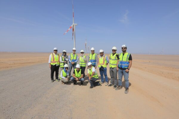 وفد البنك الدولي يزور محطة آمونت لطاقة الرياح برأس غارب التابعة لشركة إيميا باور