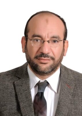 العاملون بالكريمات البخارية يهنئون المهندس رجب اسماعيل لتعيينه مدير التشغيل