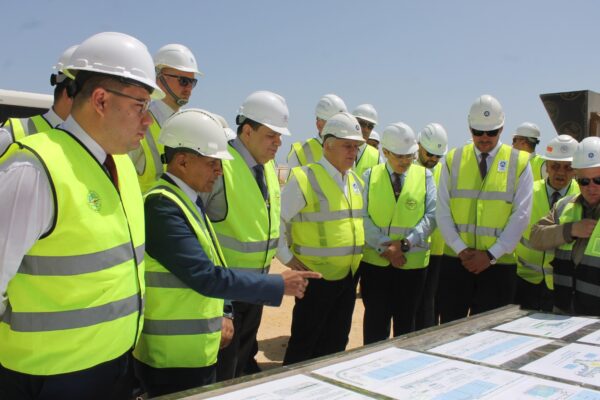 الانتهاء من تركيب المستوى الأول من وعاء الاحتواء الداخلي لمبنى المفاعل بالوحدة النووية الأولى بمحطة الضبعة النووية