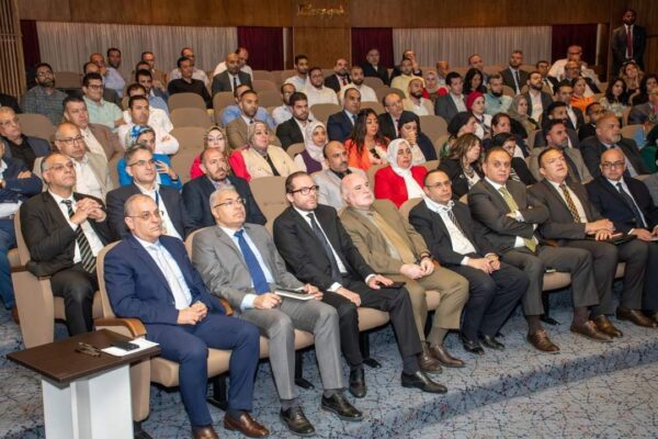 في إطار تنمية الولاء وتطوير الأداء .. إنبي تنظم الندوة المفتوحة الثانية مع عدد كبير من العاملين ممثلين لمختلف إدارات الشركة