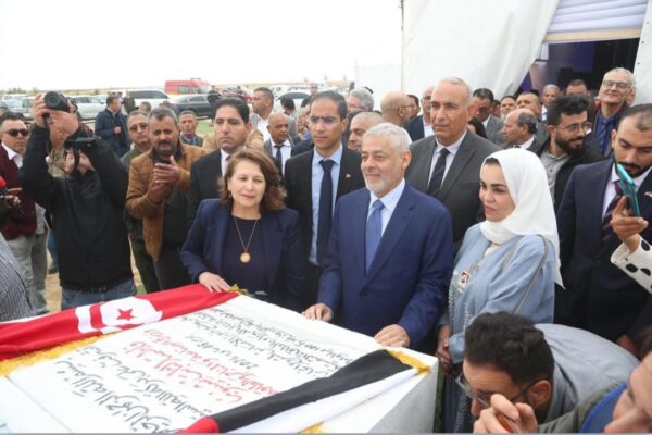 بقيمة 86 مليون دولار .. ايميا باور تضع حجر الأساس لمشروع القيروان للطاقة الشمسية الكهروضوئية بقدرة 120 ميجاوات