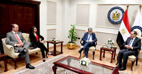 عاجل ..الملا يرحب برغبة ايناب سيبترول التشيكية فى الاستحواذ على مناطق جديدة بمصر وضخ استثمارات إضافية