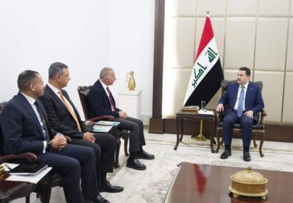 رئيس الوزراء العراقى يناقش مع أحمد السويدى آليات التعاون والاتفاقات المرتقب توقيعها