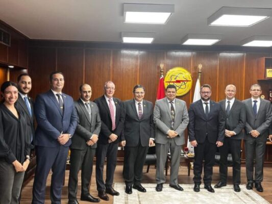 الدكتور أمجد الوكيل يستقبل مسئولي محطة 