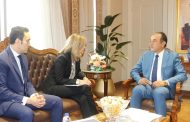 شيمي يبحث مع سفيرة النرويج بالقاهرة تعزيز التعاون وفرص الاستثمار ز متابعة موقف مشروع إقامة محطة للطاقة الشمسية لتوفير الكهرباء لمجمع الألومنيوم بنجع حمادي بالتعاون مع شركة 