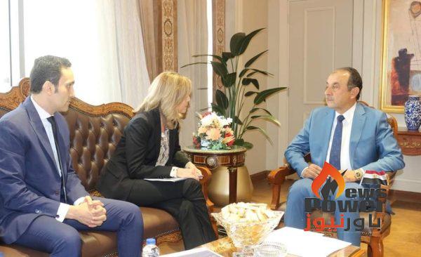 شيمي يبحث مع سفيرة النرويج بالقاهرة تعزيز التعاون وفرص الاستثمار ز متابعة موقف مشروع إقامة محطة للطاقة الشمسية لتوفير الكهرباء لمجمع الألومنيوم بنجع حمادي بالتعاون مع شركة 