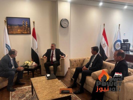 وزير البترول يبحث مع اباتشى خطط زيادة إنتاج البترول والغاز