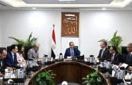 رئيس الوزراء يُتابع مع وزيري البترول والكهرباء مشروعات شركة 