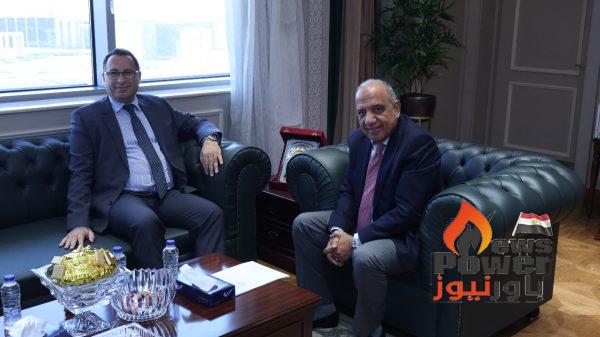 وزير الكهرباء يلتقي السفير المصرى لدى ناميبيا لتعظيم الاستفادة من قمة الهيدروجين الإفريقية العالمية وطرح الاستراتيجية المصرية ودعم القطاع الخاص