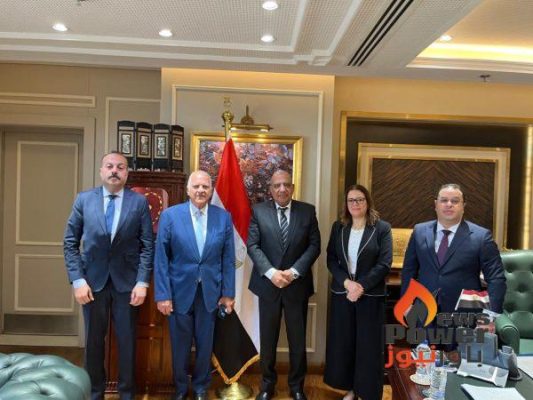 وزير الكهرباء والطاقة المتجددة يستقبل اعضاء لجنة الطاقة والبيئة بمجلس النواب للتعاون والتنسيق وبحث جهود الوزارة فى الحفاظ على استمرارية واستقرار التغذية والارتقاء بجودة الخدمات المقدمة