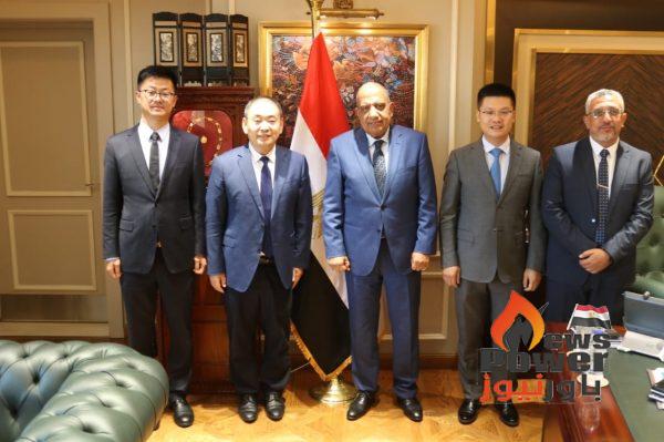 وزير الكهرباء والطاقة المتجددة المصرى يبحث مع شركة هواوي الصينية  الاستعانة باجهزة ذكية لكشف سرقات الكهرباء