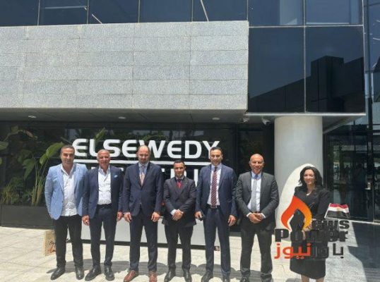 القائم بأعمال سفير الجزائر وقنصل الجزائر بالقاهرة يزوران مقر السويدى اليكتريك لبحث زيادة الاستثمارات