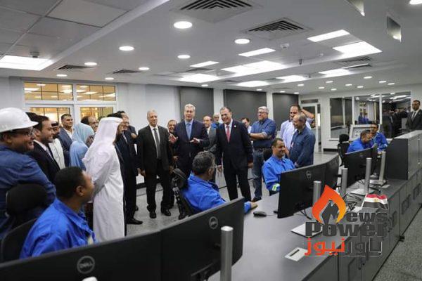 وزير البترول يتفقد منطقة مصانع شركة ابوقير للأسمدة ويزور غرفة التحكم