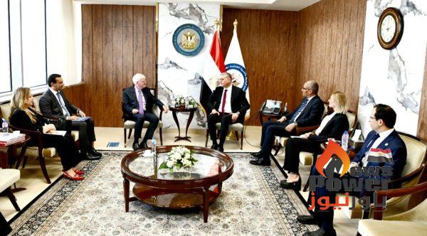 بدوى يبحث مع نائب رئيس ميثانكس العالمية الموقف التشغيل. لمصنع الشركة بدمياط