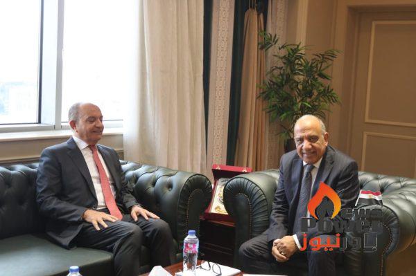 عصمت يبحث مع سفير الاردن بالقاهرة تعزيز سبل دعم الشراكة والتعاون في مجالات الربط الكهربائي وتدعيم الشبكات والتوسع فى الطاقات المتجددة