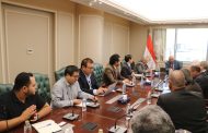 وزير الكهرباء والطاقة المتجددة يجتمع بشركة 