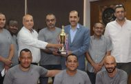 رئيس تكرير أسيوط يكرم فريق كرة اليد للعاملين لحصوله على المركز الثانى فى بطولة الجمهورية للشركات