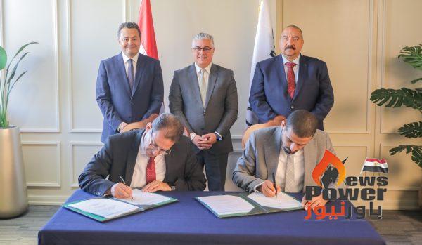 باستثمارات قدرها 1.8 مليون دولار  رئيس اقتصادية قناة السويس يشهد توقيع عقد المرحلة الأولى لمشروع PYRAMIDS ALU لإنتاج أنظمة تركيب ألواح الطاقة الشمسية بمنطقة السخنة الصناعية