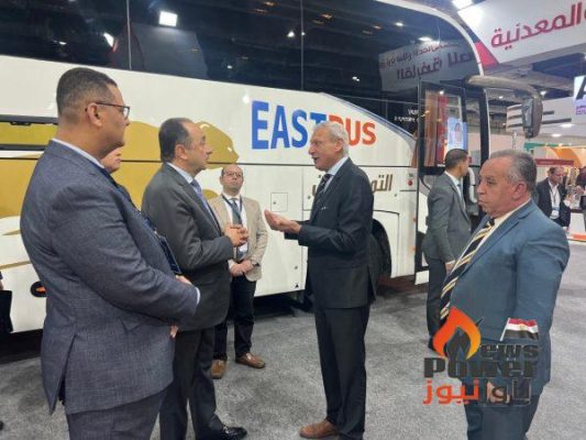 وزير قطاع الأعمال العام يتفقد جناح الشركات التابعة في المعرض الدولي الثالث للصناعة