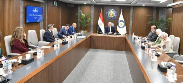 وزير البترول يؤكد على الشراكة المتميزة مع الشركات الأمريكية