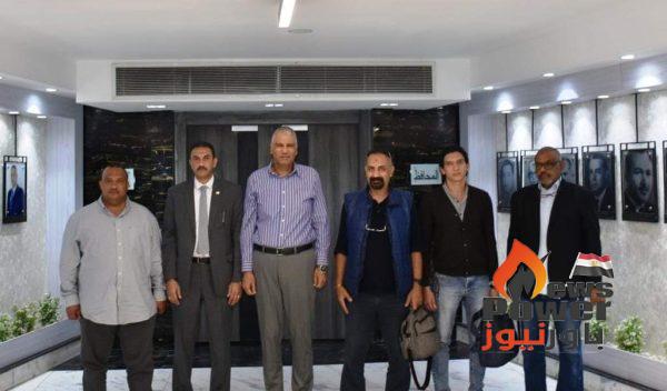 محافظ أسوان يستقبل وفد الهيئة المصرية العامة للبترول .. ويقدم شكره للوزارة والهيئة لزيادة حصة المحافظة بما يلبى إحتياجات المواطنين والأنشطة الخدمية والتجارية والسياحية