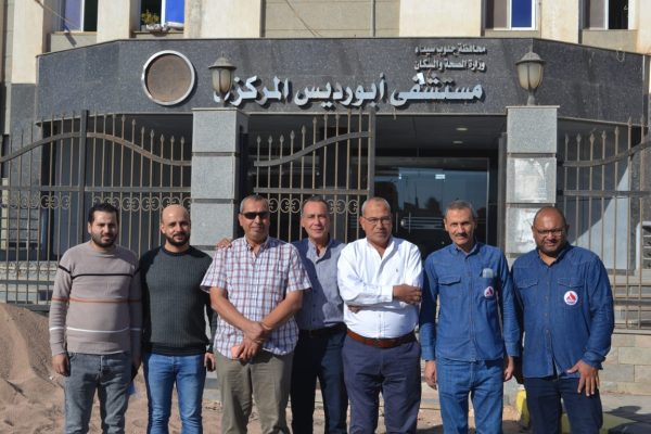 السويس للزيت تنظم قافلة طيية مجانية تضم كبار عدد من استشاريين مستشفى السلام الدولى