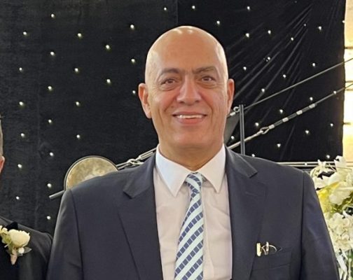 وزير البترول يقدم الشكر للدكتور هشام لطفي مساعدالوزير للشئون القانونية