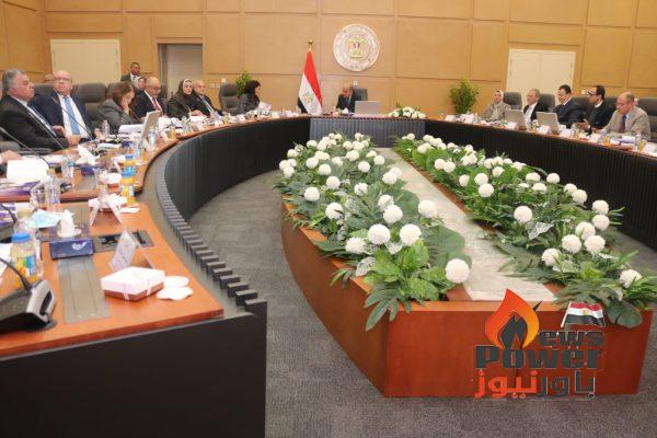 اعتماد نتائج أعمال نقل الكهرباء .. 7,6 مليار جنيه حجم الاستثمارات، 229 جيجاوات ساعة طاقة مولدة بزيادة 6% ليصل إلى 3.38%.