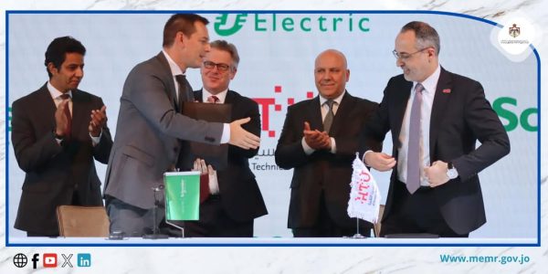 وزارة الطاقة الأردنية تشهد توقيع اتفاقيات بين شركة شنايدر إلكتريك وجهات حكومية وخاصة