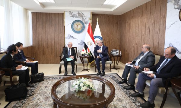 مصر تتفق مع اليابان على تشكيل على تشكيل فريق عمل مشترك لتبادل الخبرات بين قطاع البترول والمؤسسات اليابانية