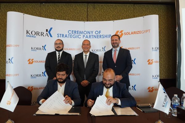 قرة إنرجي وسولاريز مصر توقّعان اتفاقية تعاون استراتيجي لتعزيز التحول نحو الطاقة الخضراء