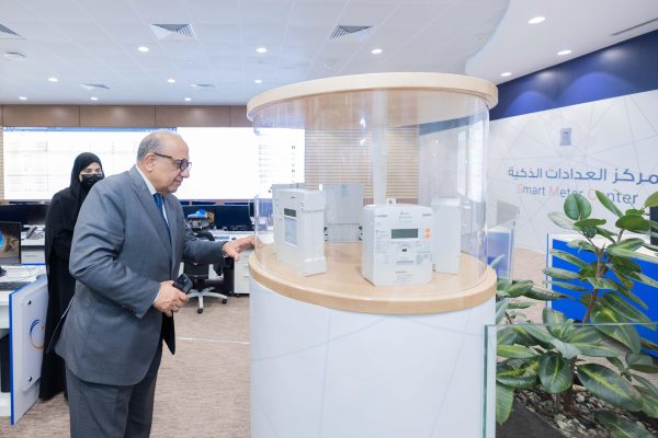 من العاصمة السعودية الرياض | وزير الكهرباء يبحث مشروعات تخزين الكهرباء بأنظمة البطاريات .. ومستجدات تنفيذ مشروع الربط الكهربائي المصرى السعوى