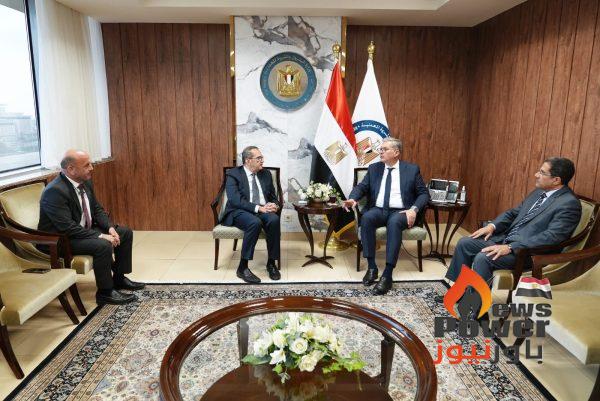 عاجل .. بدوى يشيد بشركة أديس ويبحث مع مسئولى الشركة موقف حفر الآبار الاستكشافية والإنتاجية بمنطقة ابو رديس وخليج السويس