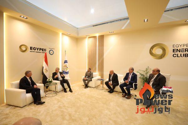 وزير البترول يبحث مع مسئولى اكسون موبيل تطورات الأعمال بكشف نفرتارى