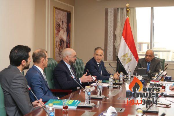 وزير الكهرباء والطاقة المتجددة يبحث مع شركة جنرال اليكتريك دعم وتعزيز التعاون والشراكة في مجالات تحسين كفاءة الشبكة وخفض استهلاك الوقود وبرامج الصيانة الوقائية