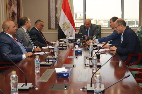 وزير الكهرباء يبحث مع رئيس 