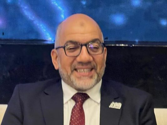 المحاسب هانى اسماعيل يتراجع عن الاستقالة ويعود إلى عمله اليوم