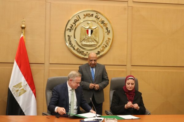 عاجل .. اكوا باور توقع  مع مصر اتفاقية شراء الطاقة من مشروع رياح قدرة 2000 ميجا وات