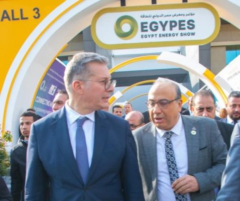 «جـراند بـياتزا» علي الطراز الإيطالي.. رئيس غازتك يعرض على وزير البترول تدشين مشروع تجاري عملاق