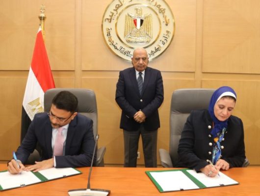 عاجل .. مصر توقع مع اميا باور الاماراتية مشروع كهرباء بقدرة 1500 ميجاوات